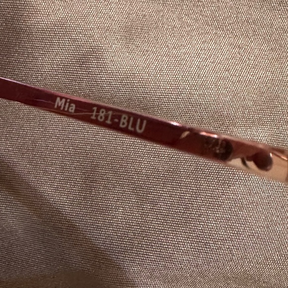 MIA Sunday Somewhere Sunglasses - Picture 9 of 12